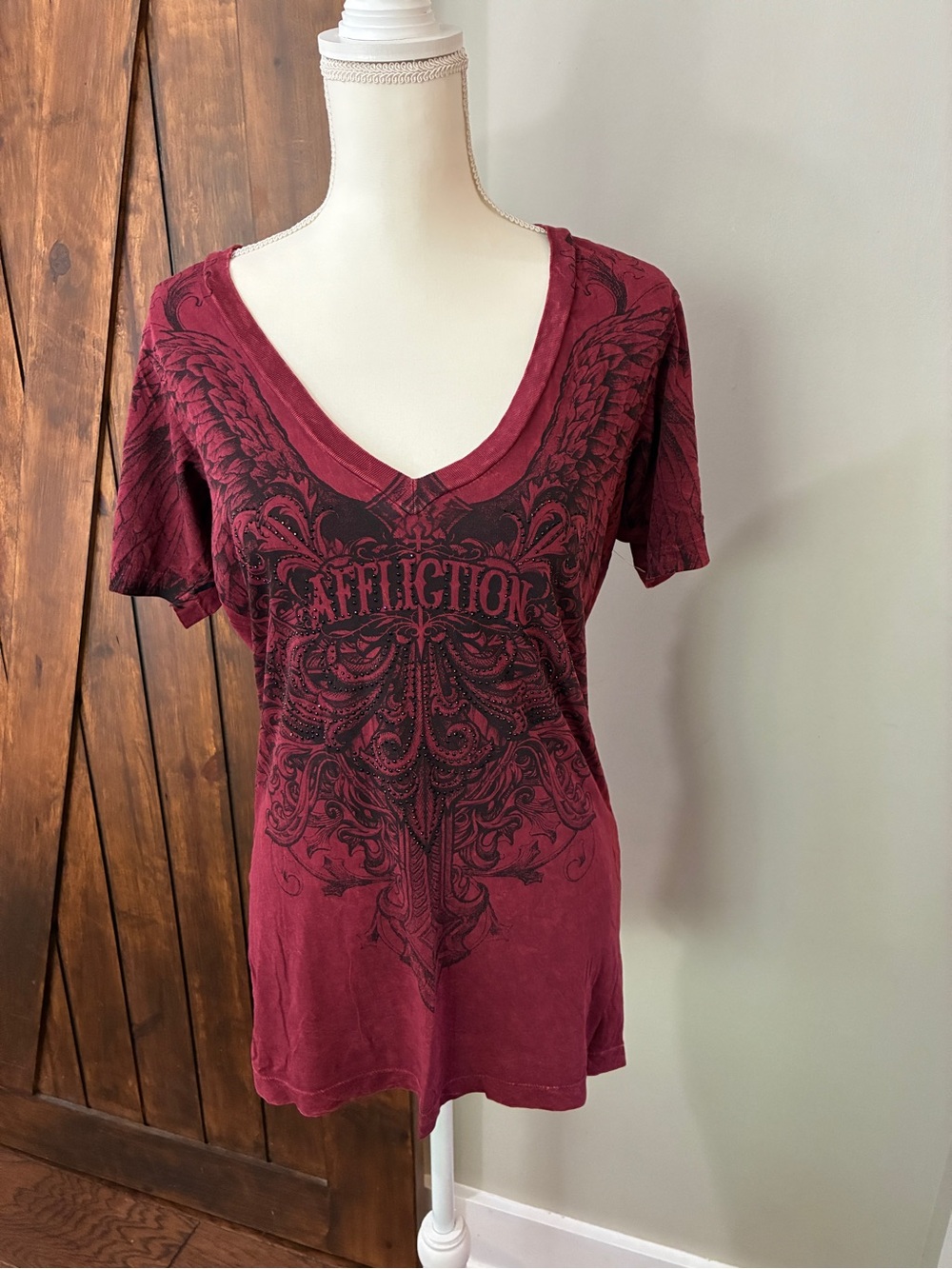 Affliction Women's Short Sleeve T-Shirt XL CutOut Back Design EUC Goth Punk Y2K